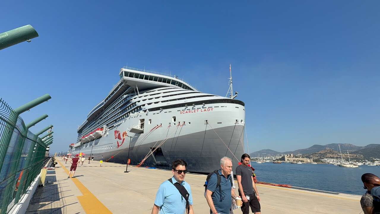 Dev Gemi ABD'li Yolcularıyla Bodrum'da 1
